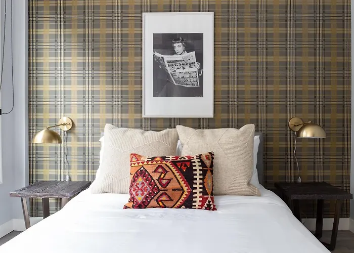 The Plymouth Deluxe Suites By Sonder Aparthotel Chicago
