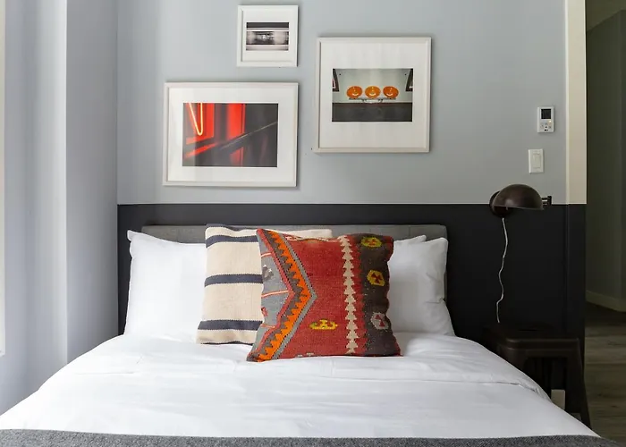 The Plymouth Deluxe Suites By Sonder Aparthotel