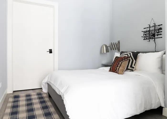 The Plymouth Deluxe Suites By Sonder Aparthotel