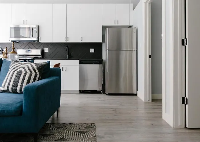 The Plymouth Deluxe Suites By Sonder Aparthotel