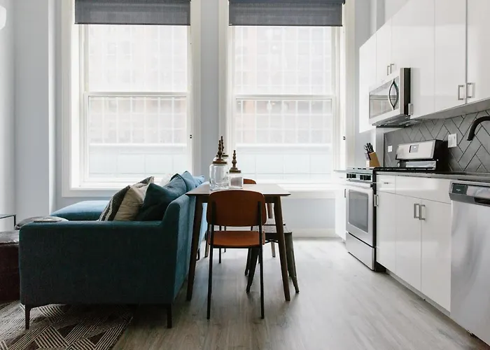 The Plymouth Deluxe Suites By Sonder Aparthotel *