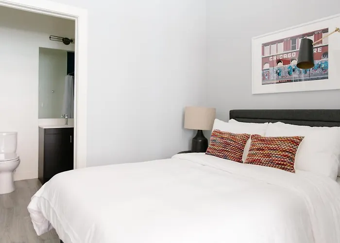 The Plymouth Deluxe Suites By Sonder * Chicago