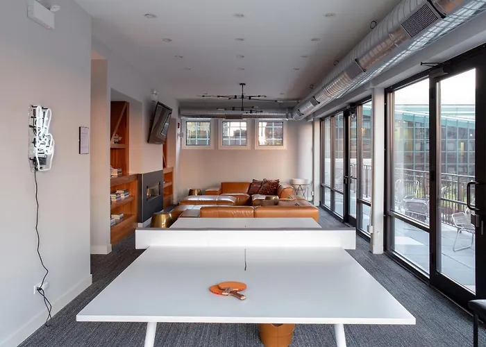 The Plymouth Deluxe Suites By Sonder Aparthotel Chicago